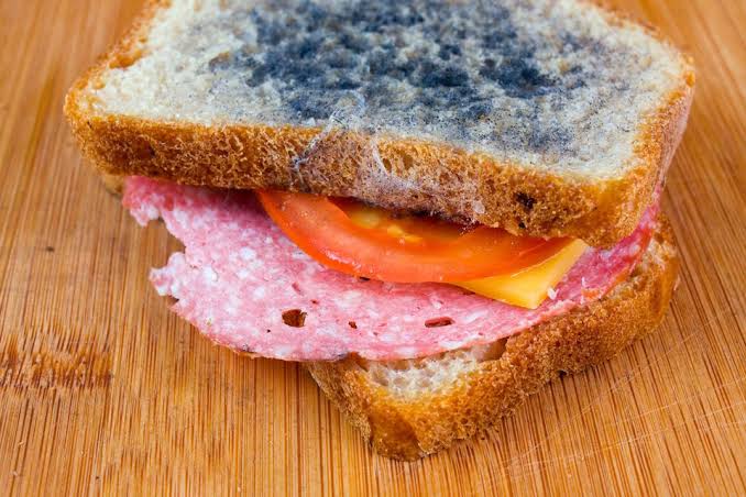 Tu salud está primero, no pruebes alimentos en descomposición, son fácil de detectar: Salud Pública