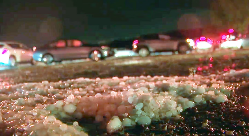 Cae granizo en Ciudad Victoria; habitantes aseguran que son bolas gigantes