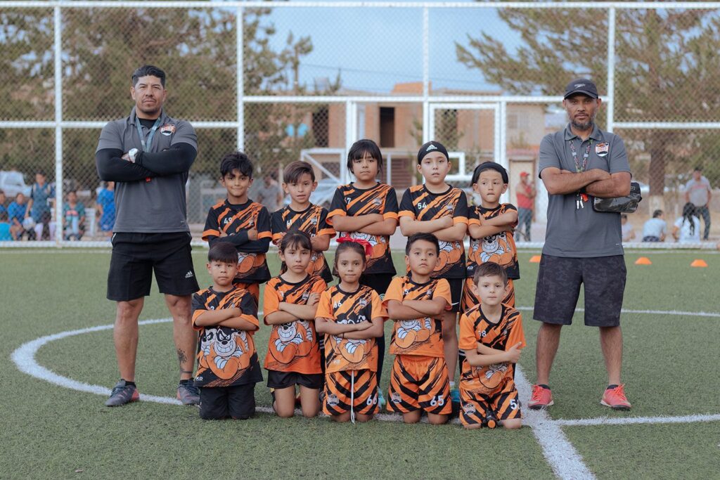 Niños que realizan actividad física dejan de lado adicciones, vandalismo y depresión: entrenador de fútbol