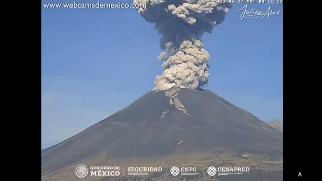 Volcán Popocatépetl registra dos nuevas explosiones este martes