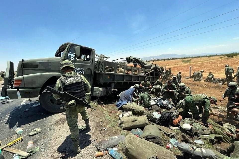 Volcadura deja 3 militares muertos en Zacatecas