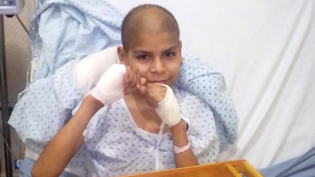 A punto de morir, niño con leucemia que solicitó apoyo a Julion Álvarez y el Canelo.