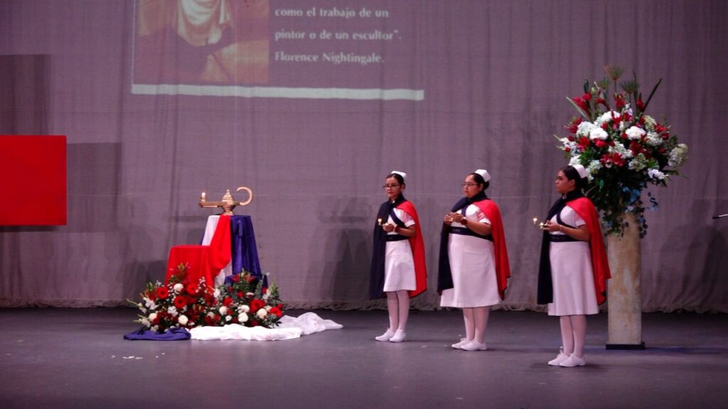 Con esfuerzo y sacrificio, se graduaron como Técnicas en Enfermería General