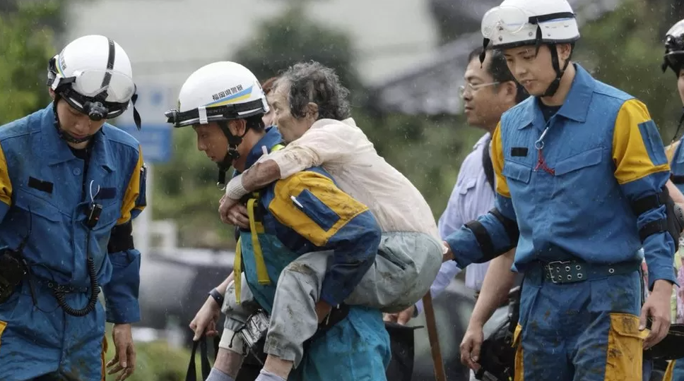Inundaciones en Japón dejan tres muertos
