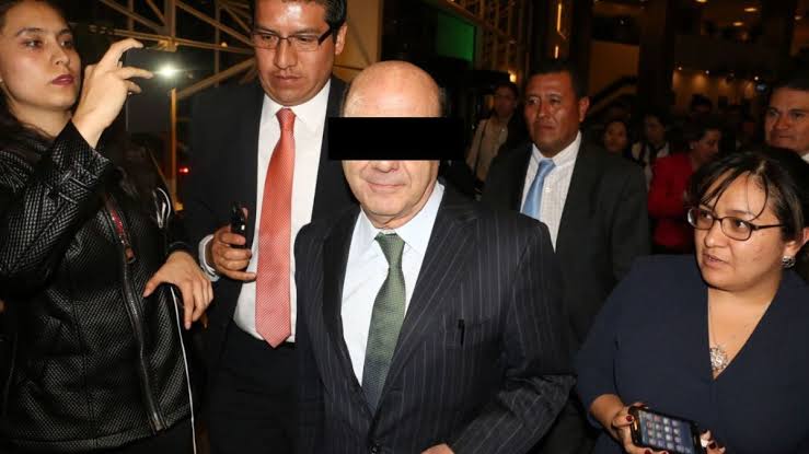 Murillo Karam es trasladado al Instituto Nacional de Cardiología