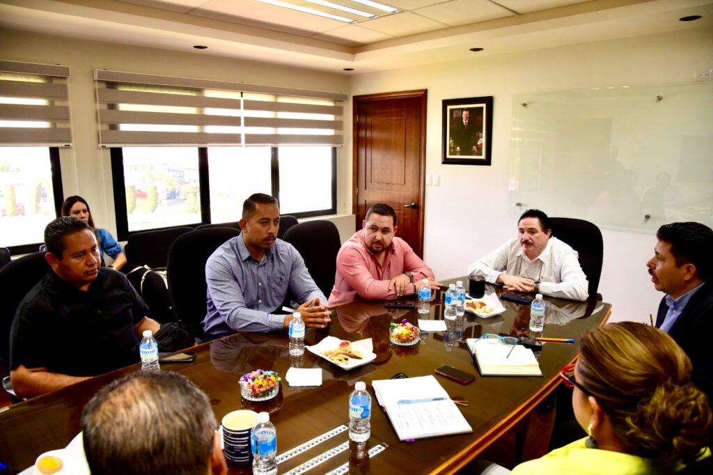 Celebran reunión de seguridad para prevenir robos en escuelas; SEED y policía municipal