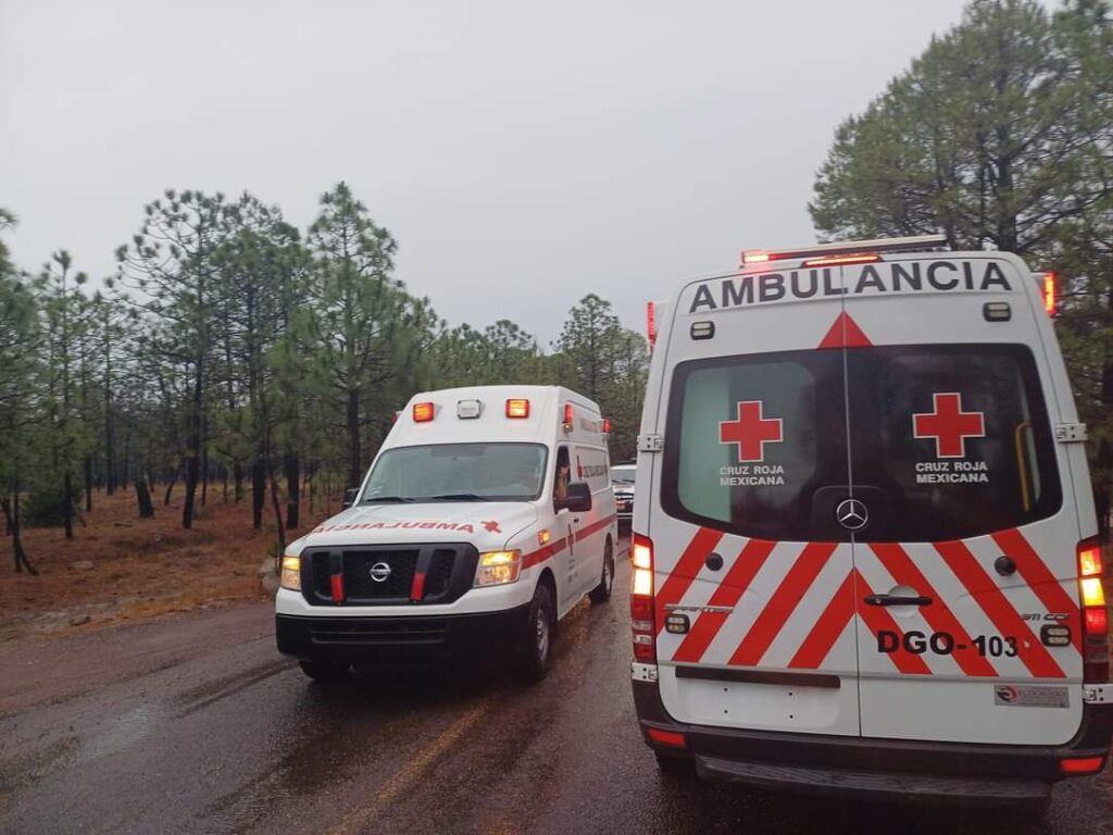 Choca motocicleta con autobús de pasajeros en La peña