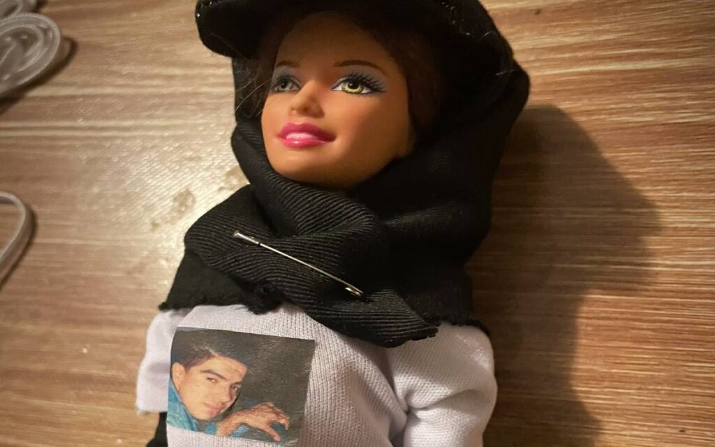 Lanzan la “Barbie Buscadora” y piden a Mattel donar fondos