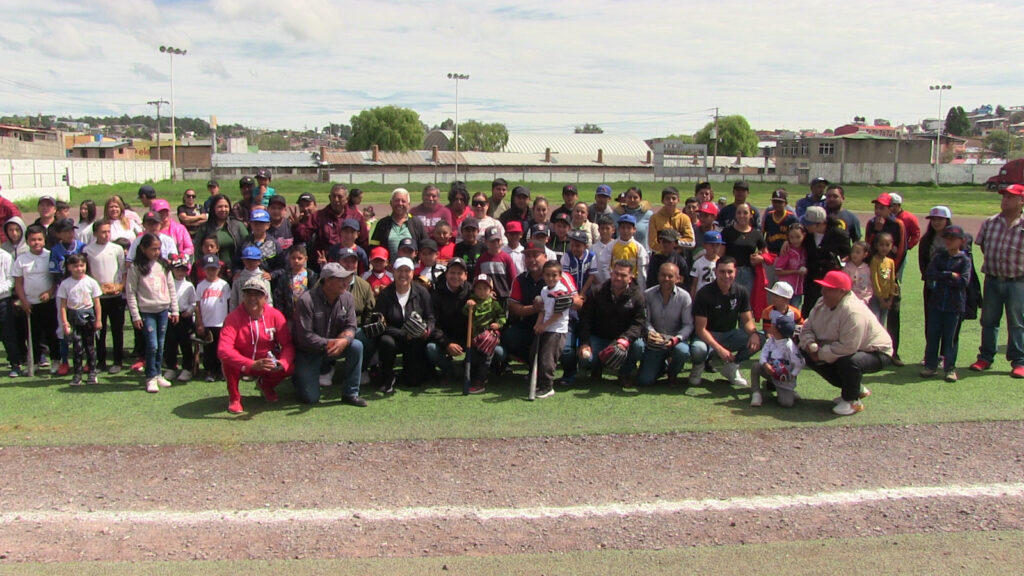 Inauguran academia de beisbol