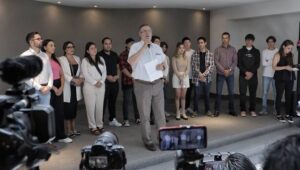 No tengo previsto irme a ningún lado, Morena es mi casa, afirma Ebrard
