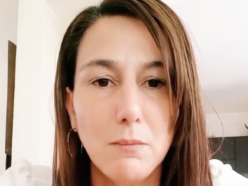 Mujer descubre que fue robada y pide ayuda para encontrar a su familia biológica