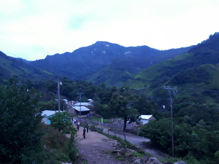 Piden supervisar energía eléctrica en comunidad El Zapote y alrededores