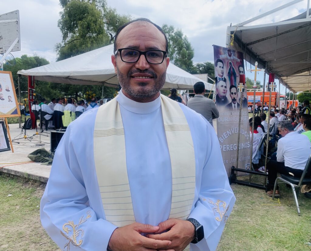 Llenar vacíos pero no con cualquier cosa, la presencia de  Dios nos puede ayudar: Noé Soto