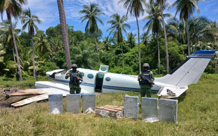 Avioneta cargada con 462 kg de cocaina se estrella en Chiapas