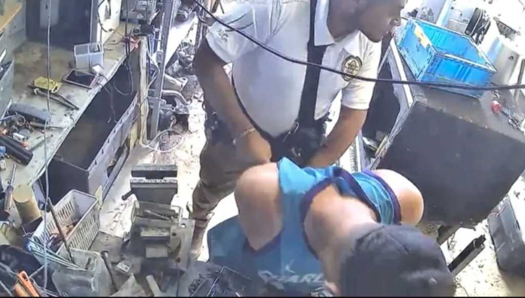 Policías de Coahuila agreden, roban y torturan a un herrero