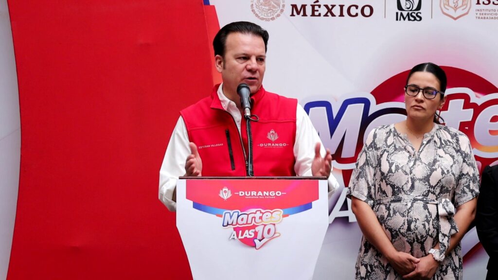 Gobernador de Durango somete a revisión Libros de Texto Gratuitos