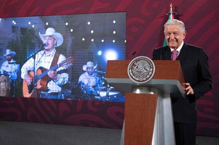 AMLO confirma que Grupo Frontera se presentará gratis en el Zócalo de CDMX