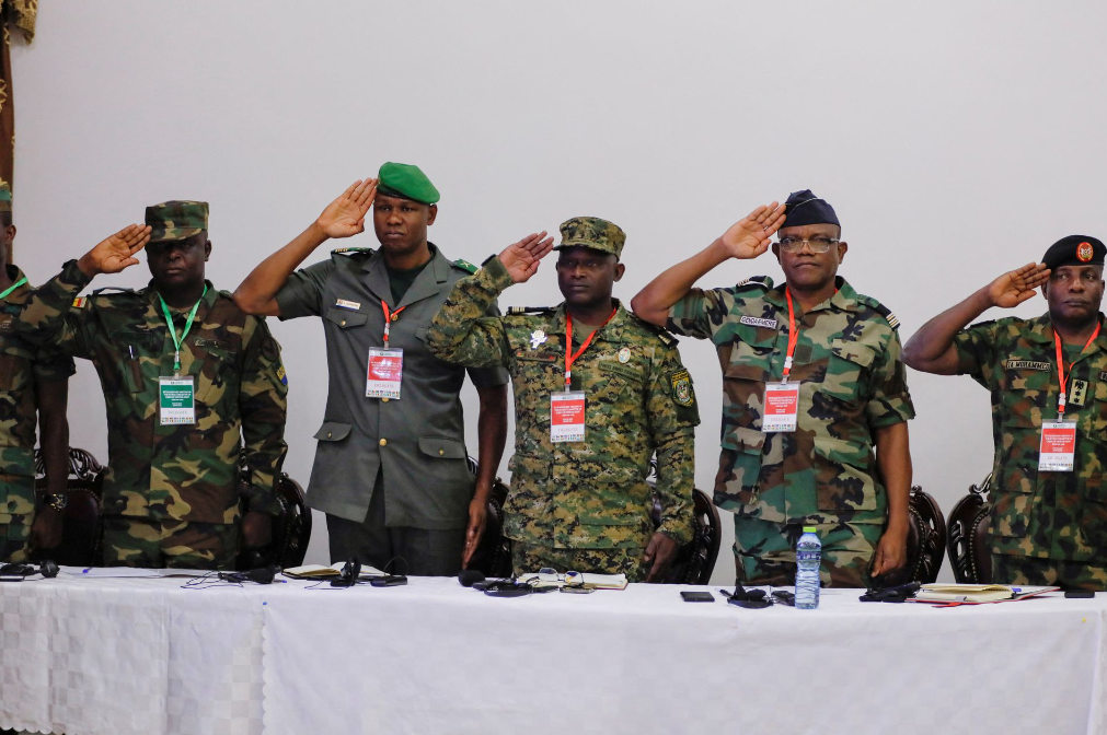 Militares de África Occidental se reúnen para ultimar una posible intervención en Níger