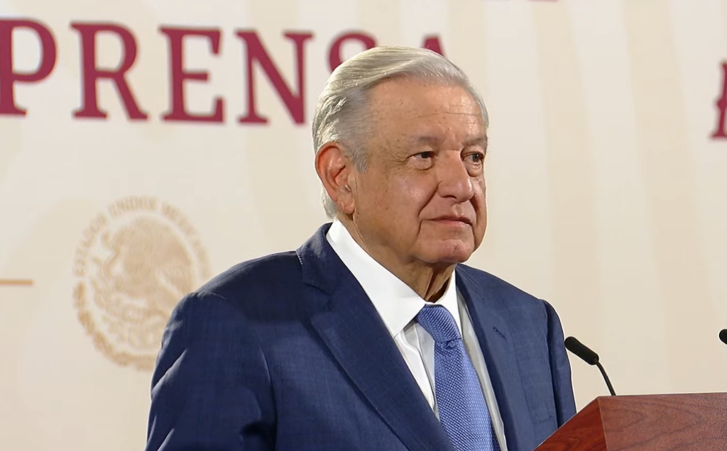 AMLO critica a las ‘corcholatas’ por bardas pintadas y espectaculares