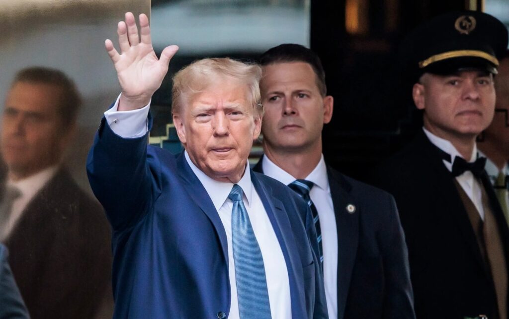 Trump asegura que es víctima de una persecución política