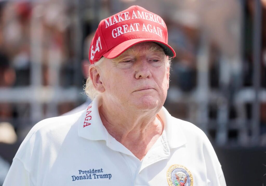 Georgia impone fianza de 200 mil dólares a Trump para no ir a prisión