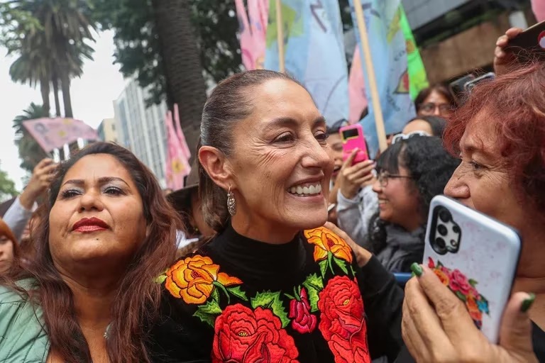 Sheinbaum cerró sus recorridos en Veracruz y prometió continuar el proyecto de AMLO