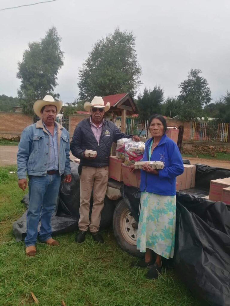Continúan apoyo a familias de la zona indígena de Pueblo Nuevo