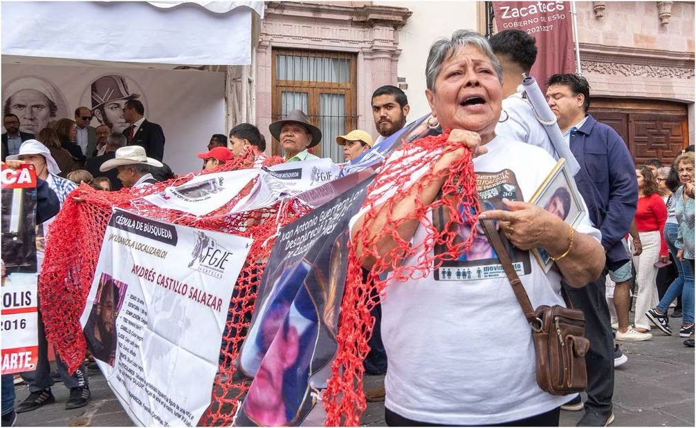 Madres buscadoras se manifiestan en Desfile Militar de Zacatecas