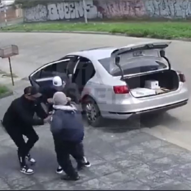 Mujer argentina se defendió de asalto con una bolsa de pan: Logró salvar a su esposo