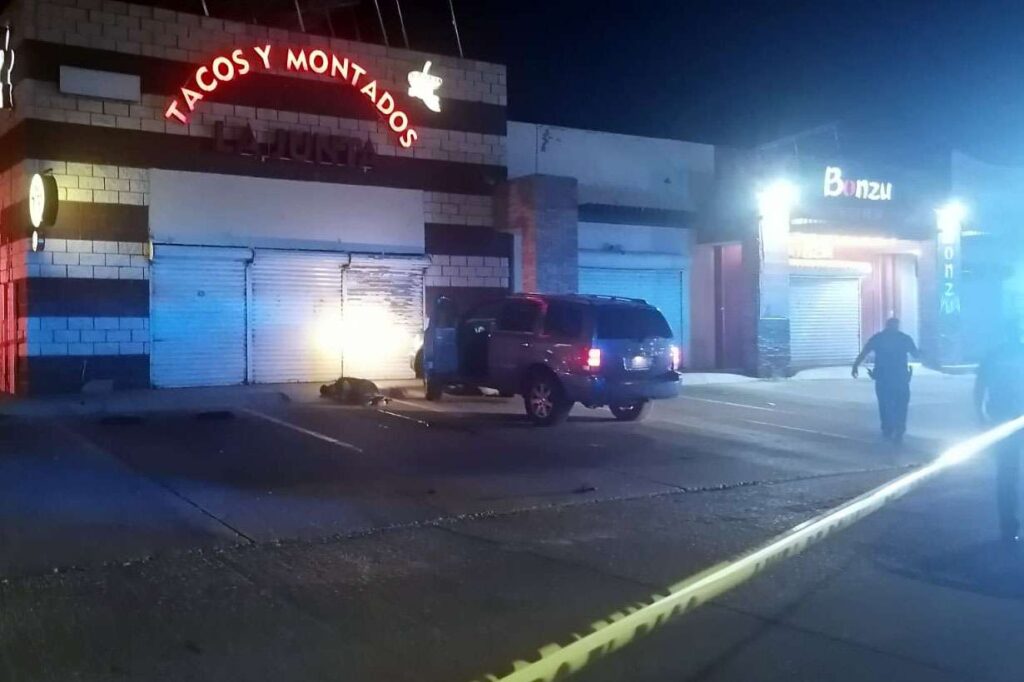 Sicarios asesinan a balazos a 2 hombres cuando salían de un bar en Chihuahua