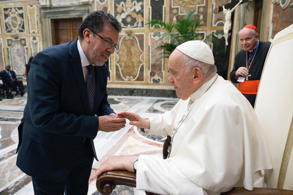 Diputado del PRI pide al Papa orar por Durango, hay mucha violencia en México