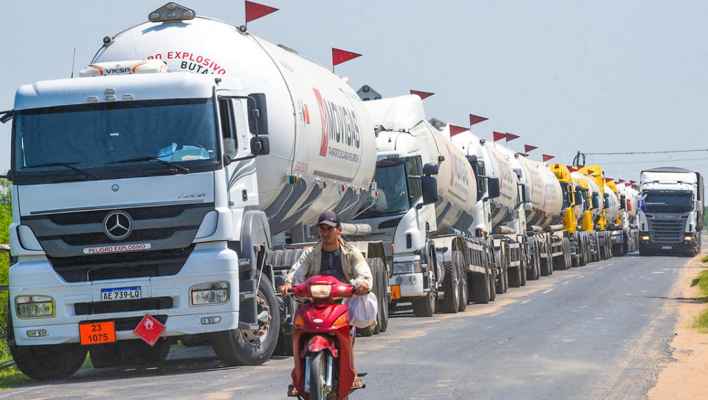 Argentina evalúa suspender exportaciones de gas licuado a Paraguay