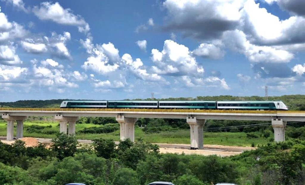 VIDEO: AMLO realiza primer recorrido de supervisión del Tren Maya