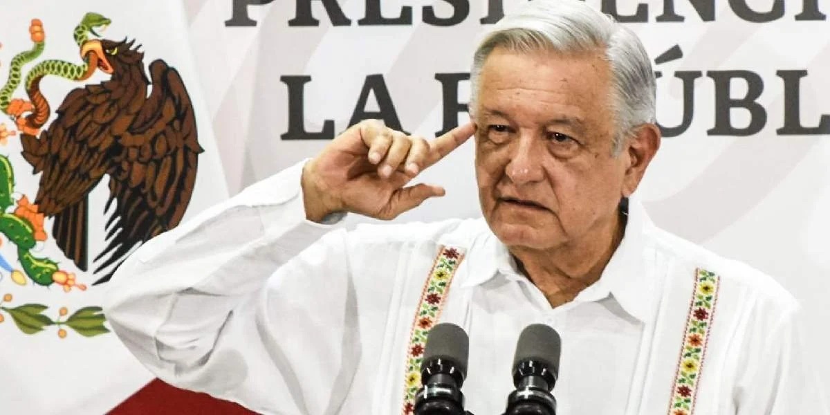 Ni disfrazándose regresarán los corruptos, afirma AMLO
