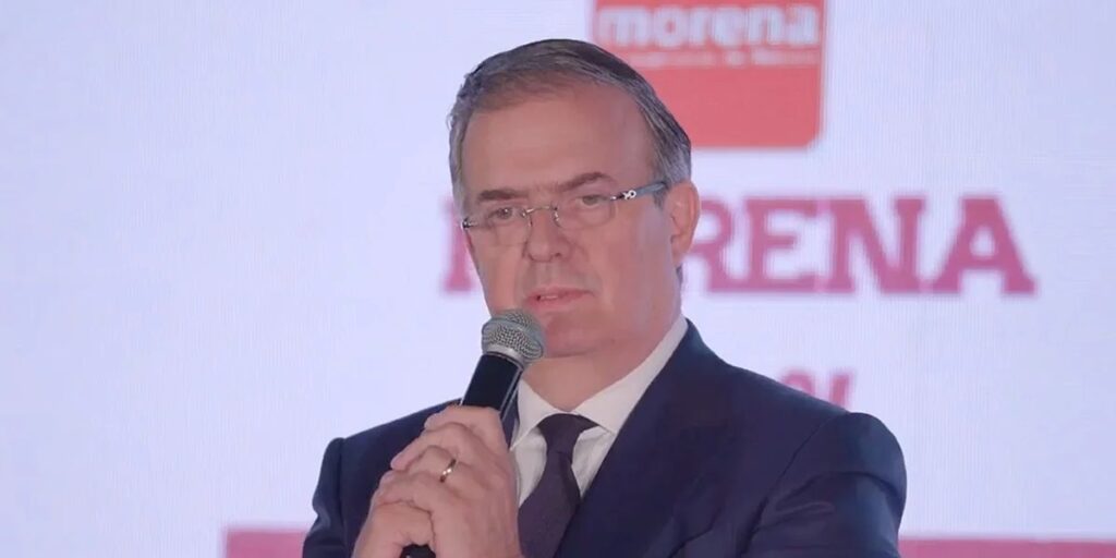 Ebrard se reúne con su equipo previo al conteo de Morena