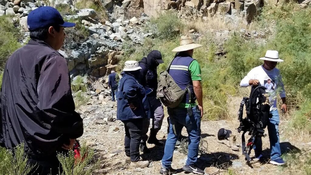 Colectivos encuentran seis cuerpos en fosas clandestinas en Tijuana