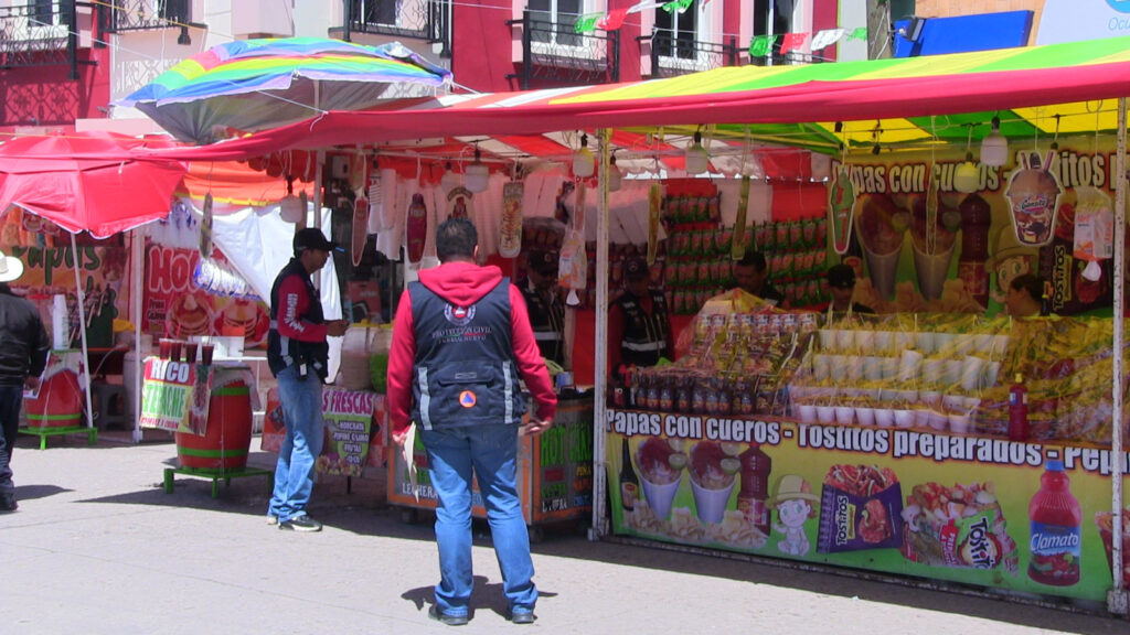 Reviran instalación de gas y luz en romería de las fiestas patrias