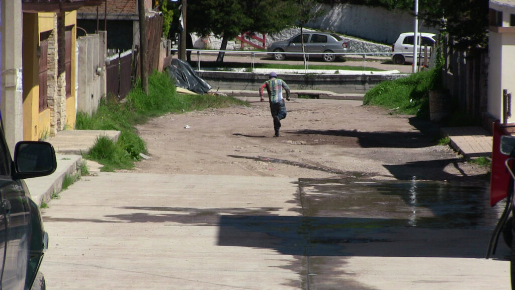 Responde a denuncias ciudadanas con calles semipeatonal