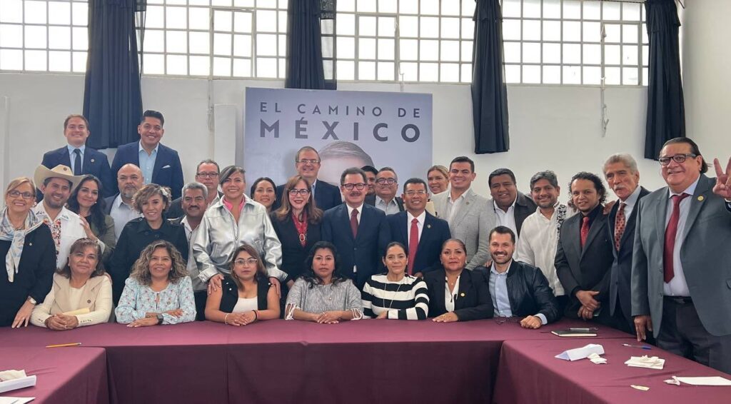 Ebrard denuncia intimidación y presión hacia diputados de Morena que lo apoyan