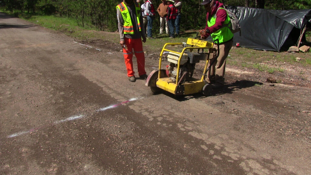 Supervisan rehabilitación de carretera a Pueblo Nuevo