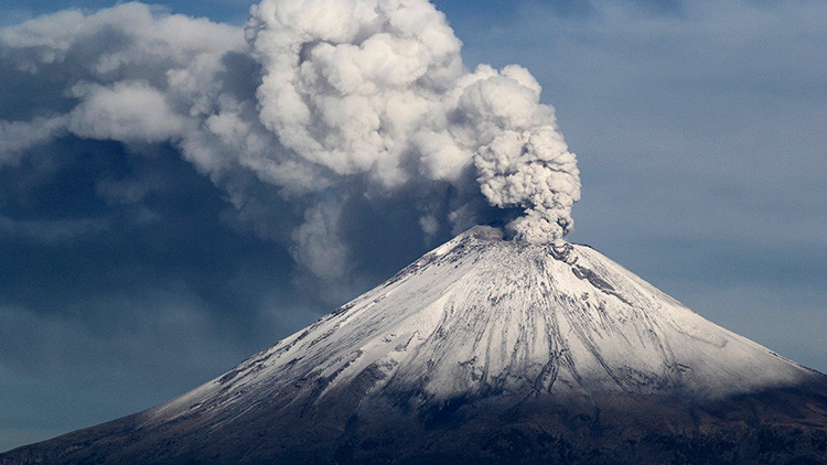 Volcán Popocatépetl registra intensas fumarolas; prevén caída de ceniza en CDMX