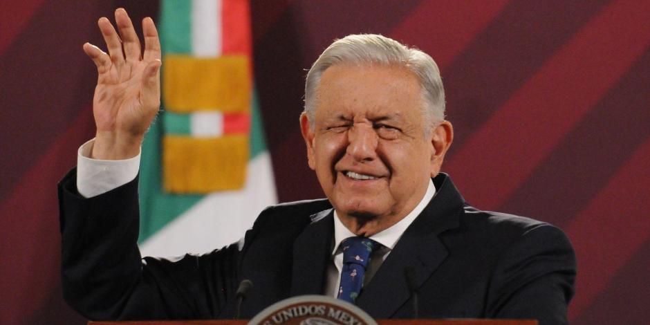 INE ordena a AMLO eliminar posdata de las mañaneras dirigida a ‘conservadores’
