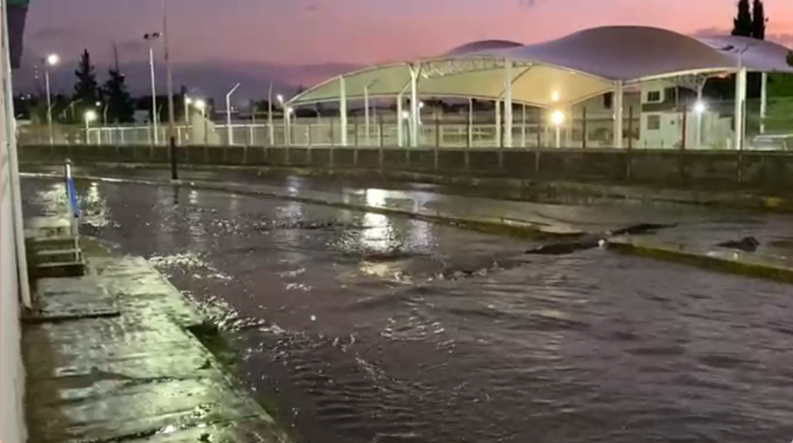Repentina lluvia causa encharcamientos, inundaciones y estragos