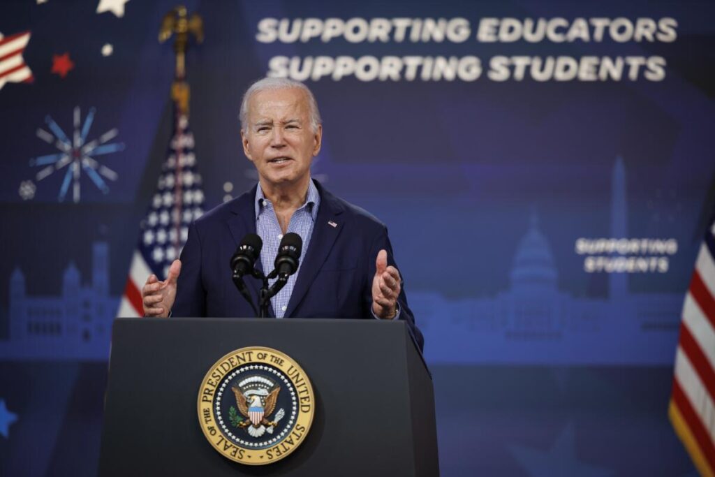 Gobierno de Biden condona la deuda estudiantil a 125 mil personas en todo EU