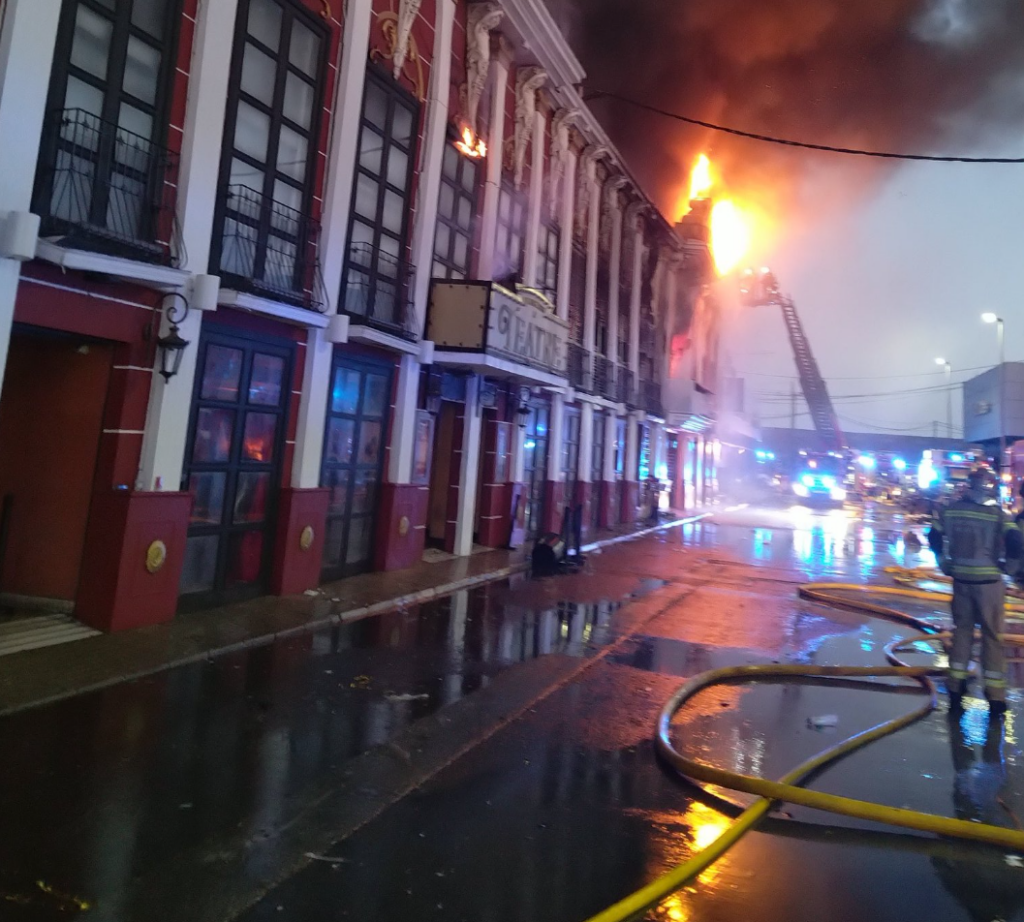Tragedia en discoteca de España: al menos trece muertos en un incendio