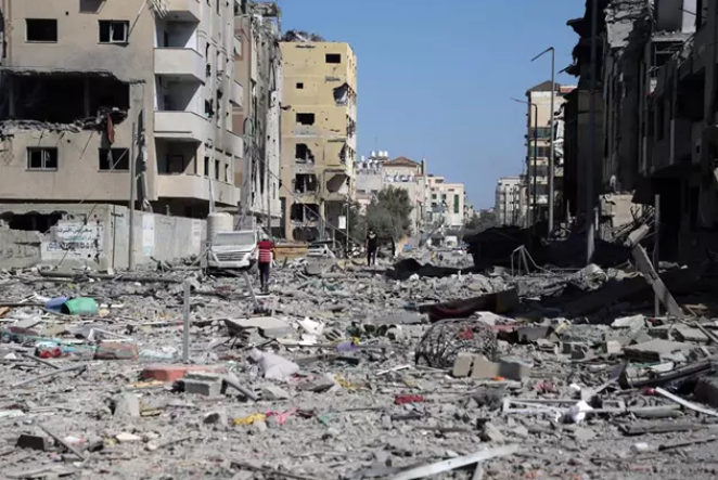 Bombardeos nocturnos sobre Gaza dejan decenas de palestinos muertos