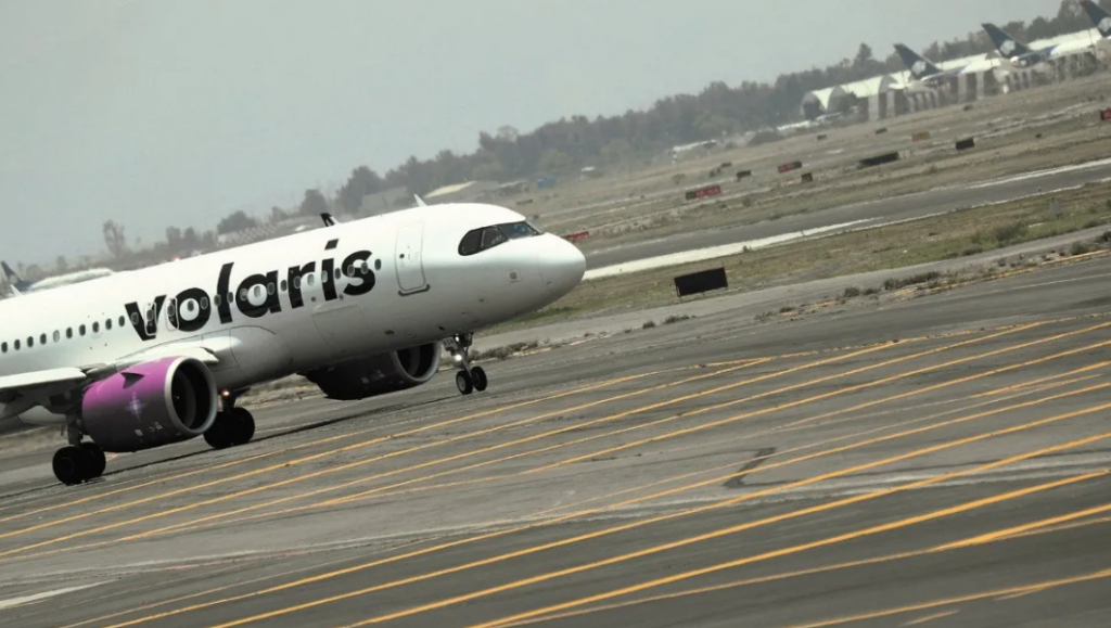 Volaris y otras aerolíneas registran caída en Bolsa debido al alza de los precios de combustibles
