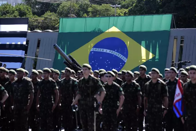 Policía de Brasil investiga robo del armas del Ejército
