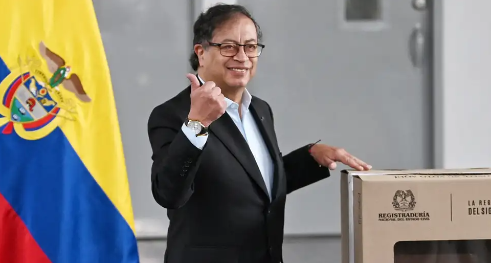 Inician comicios en Colombia para elegir representantes regionales