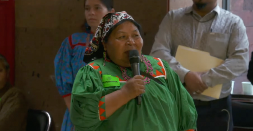 Mujer rarámuri asegura que Sembrando Vida ahora es ‘Sembrando Caguamas’